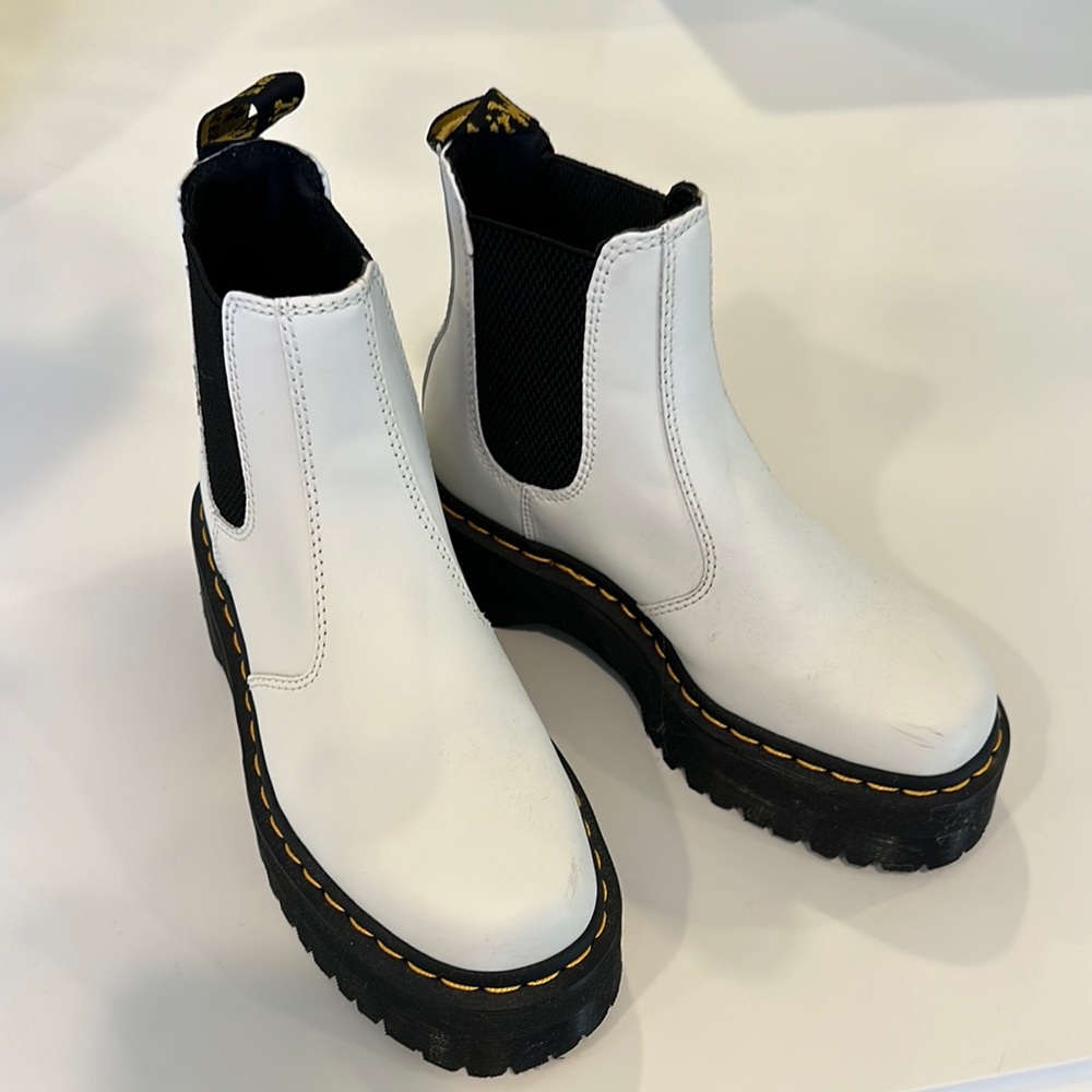 Women's White Chelsea Boots
